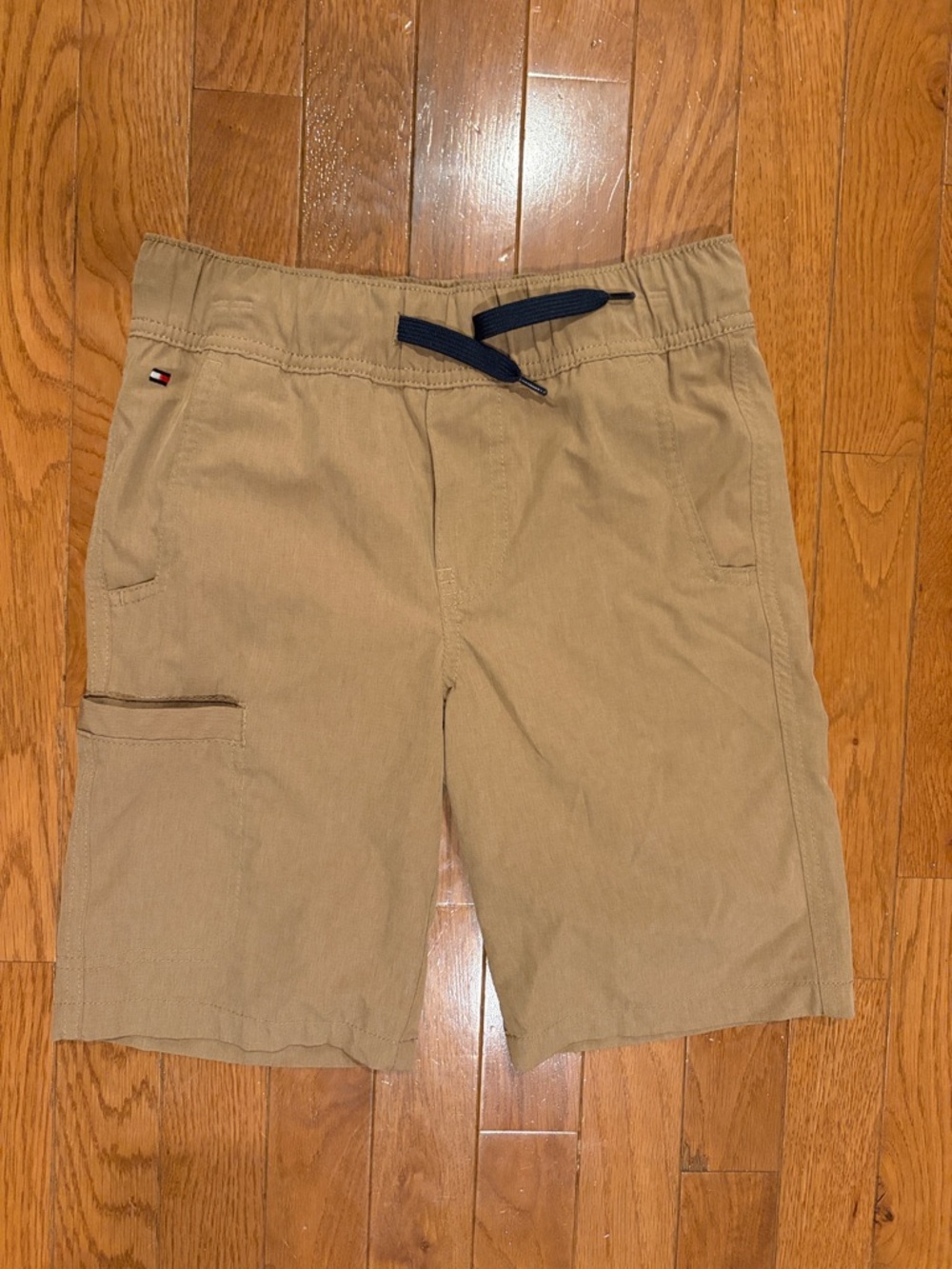 Tommy Hilfiger Tan Cargo Shorts with Navy Drawstring